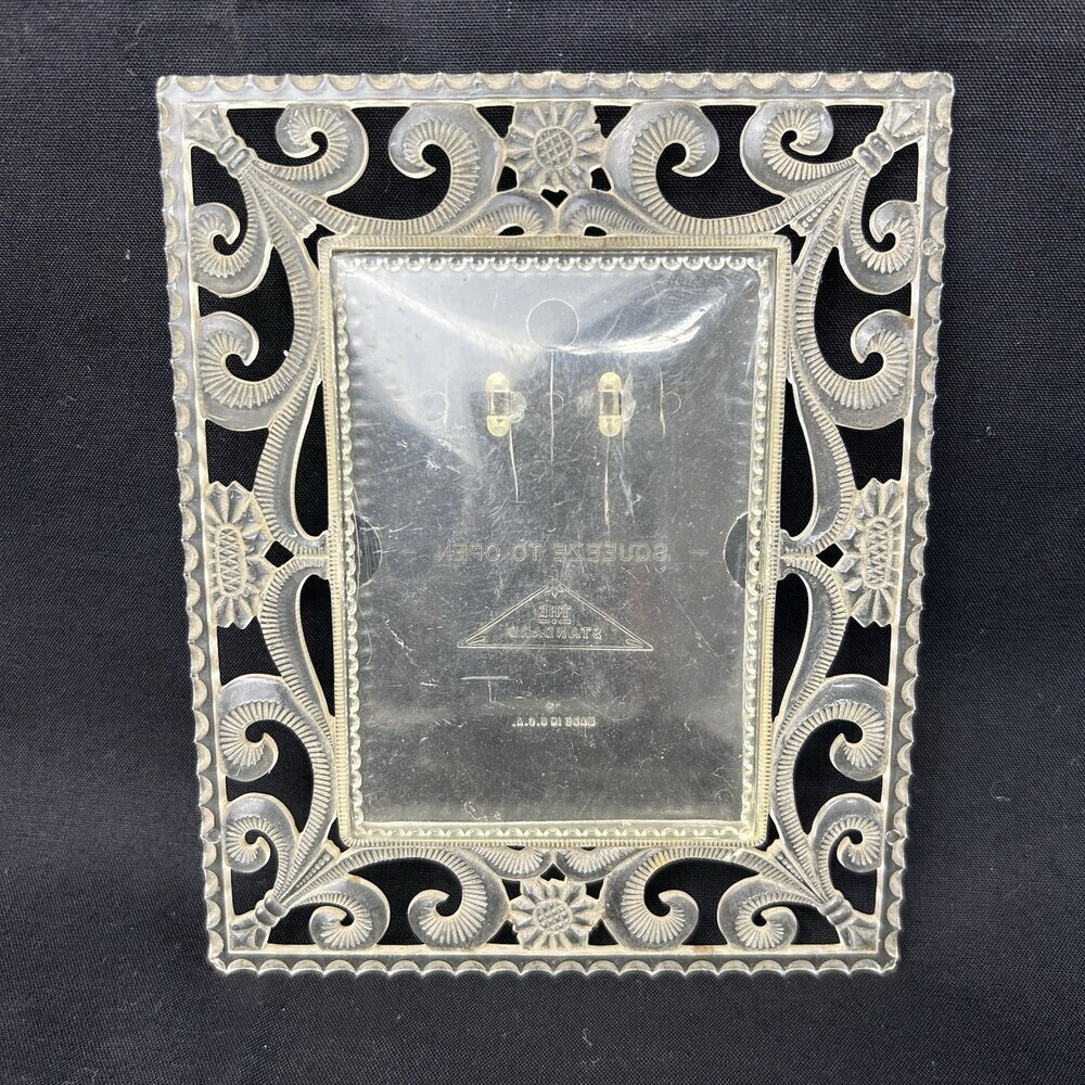 Vtg. Celluloid Picture Frame, Clear Plastic 6" x 4.5" Frame, 3.5" x 2.5" Picture